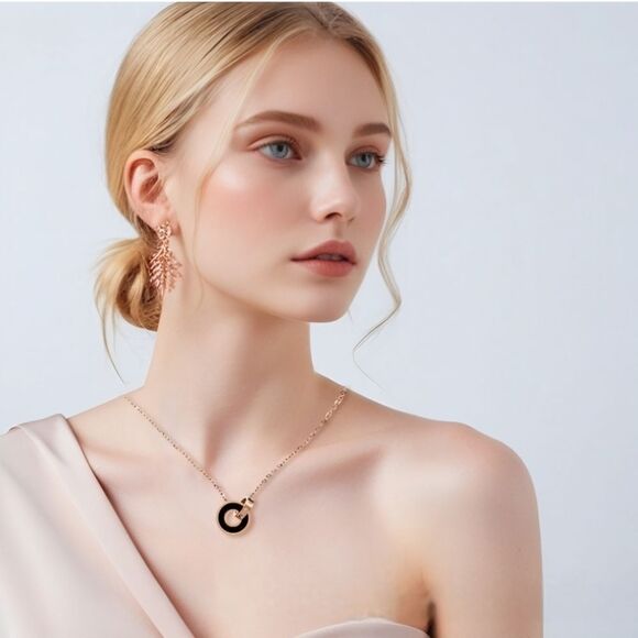 🔸️🗨⏭️NIB Stainless Steel Interlocking Circles Pendant Necklace - Picture 1 of 15